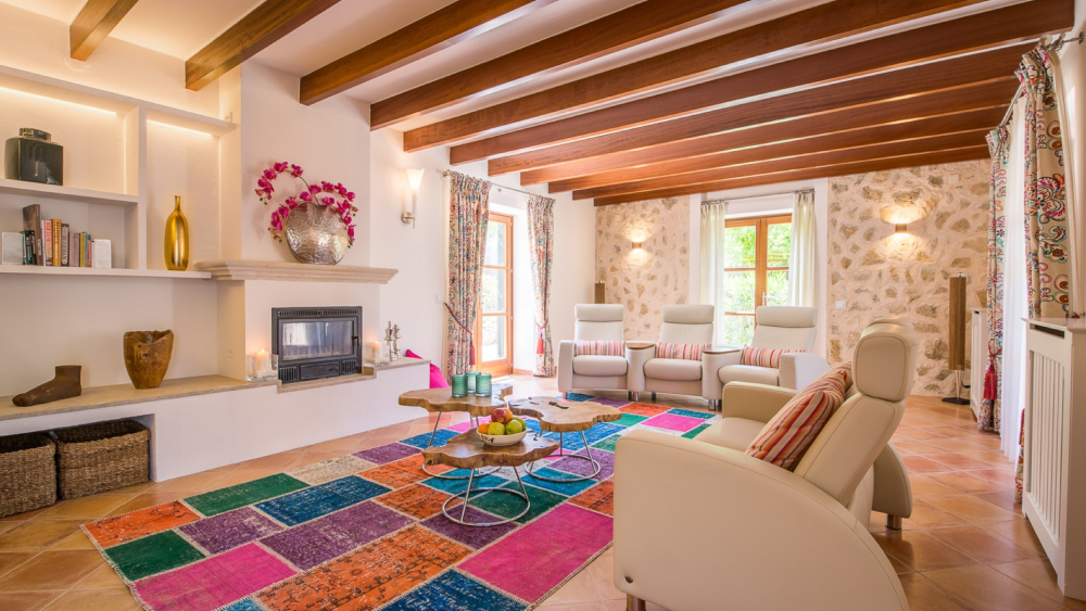 Walls in Mallorca Homes - Justine Knox