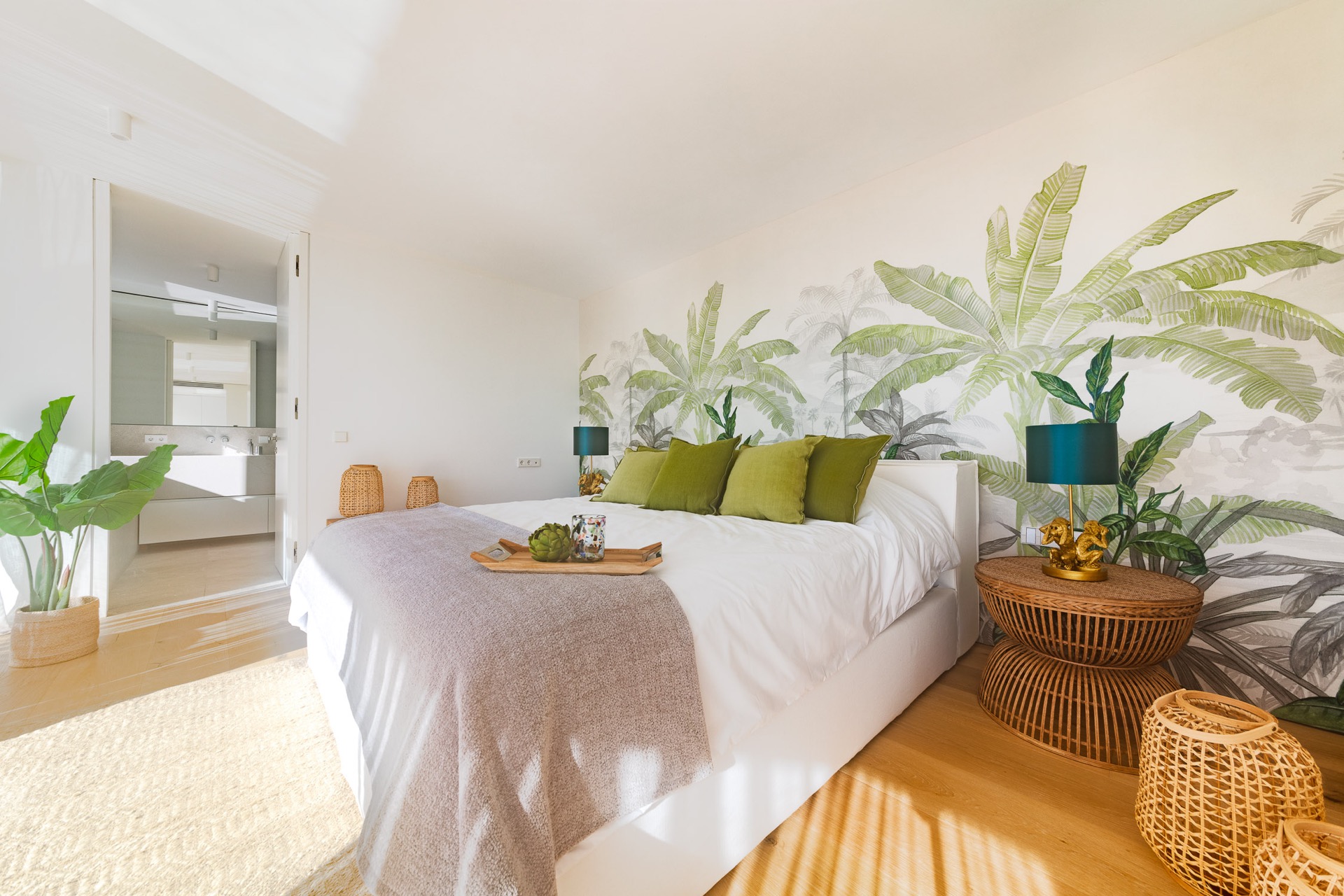 Walls in Mallorca Homes - Justine Knox