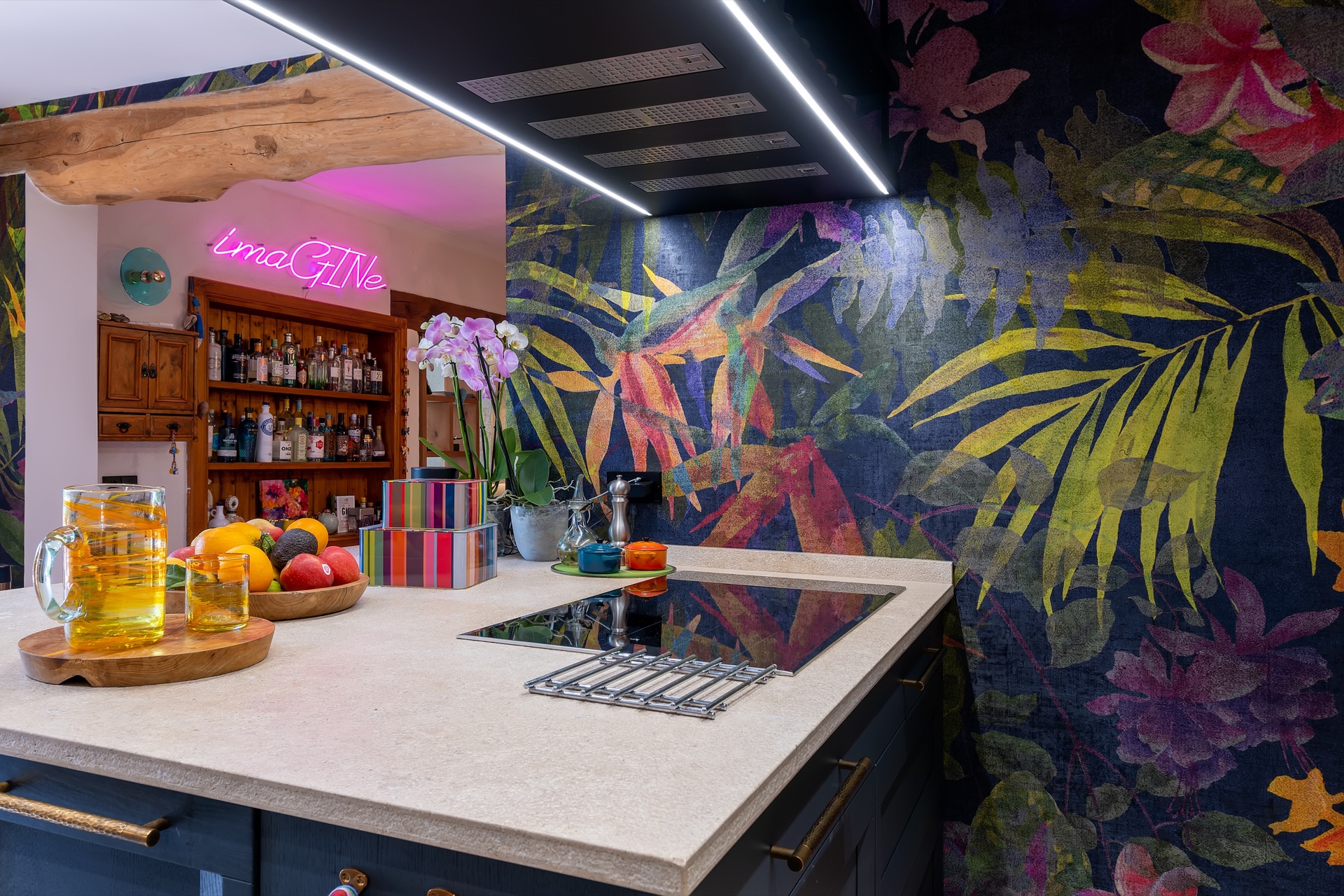 Walls in Mallorca Homes - Justine Knox